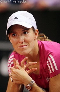 Justine Henin edges Maria Sharapova to reach Roland Garros fourth round ...