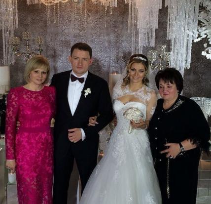 Maria Kirilenko wedding photo with husband