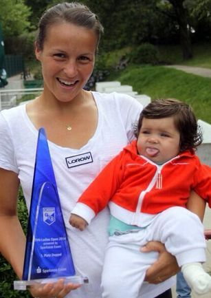 Tatjana travels with her baby and wins ITF titles