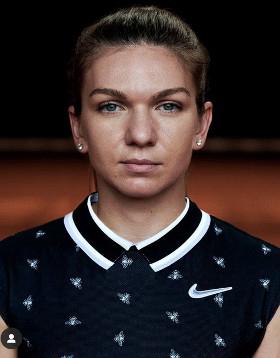 Nike's beehive faux polo and floral skirt for Simona Halep's title defense at Garros - Women's Blog