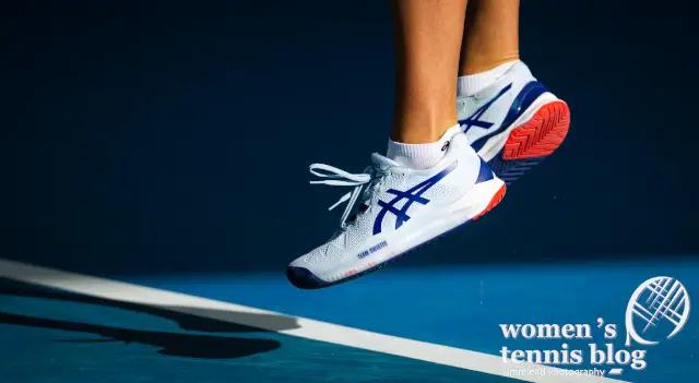 Iga Swiatek Asics tennis shoes
