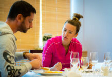Victoria Azarenka eats at a tournament restaurant