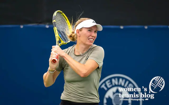 Closeup of Caroline Woznkiacki practicing at the 2023 National Bank Open