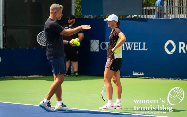 Iga Swiatek practices at the 2023 National Bank Open in Montreal