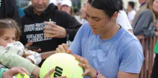 Jabeur with California fans in Indian Wells