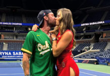 Sabalenka kisses her boyfriend