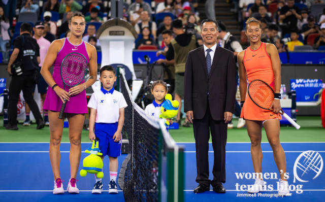 Aryna Sabalenka and Zheng Qinwen ahead of the 2024 Wuhan Open final