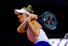 Marketa Vondrousova playing with Yonex racquet