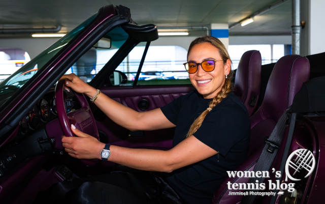 Donna Vekic driving a Porsche