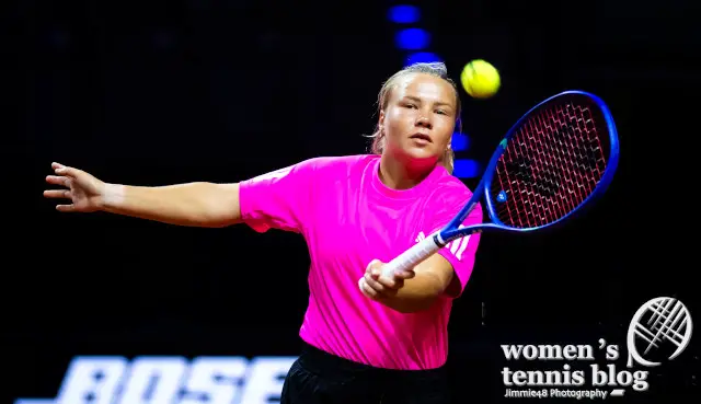 Diana Shnaider at the 2025 Porsche Tennis Grand Prix
