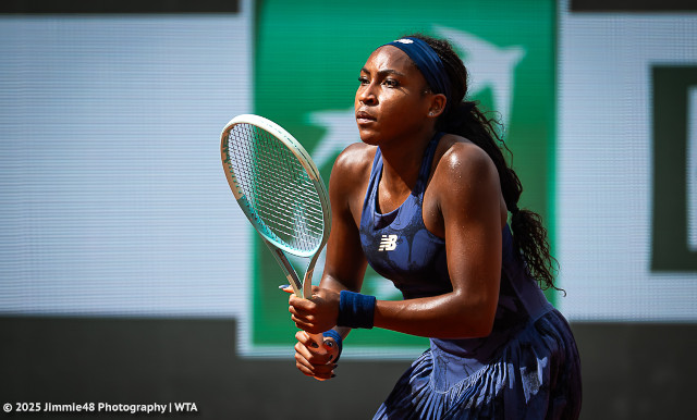 Coco Gauff's dark dress at Roland Garros 2025