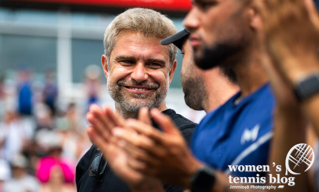 Tomasz Wiktorowski watching Naomi Osaka in Canada