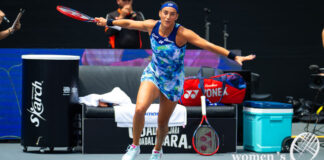 Fly with Caro