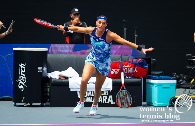 Fly with Caro