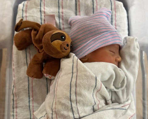 Anna Kournikova and Enrique Iglesias celebrate arrival of fourth baby