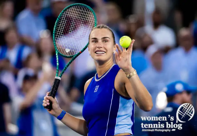 Aryna Sabalenka with her Wilson Tiger Edition racquet at the Cincinnati Open