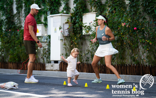Work time is also family time in Bencic's life