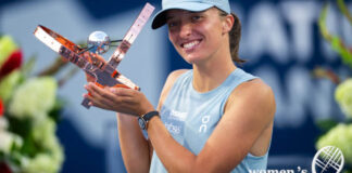 Swiatek dominates Rybakina to claim first title of 2026 in Toronto Iga Swiatek with her 2026 National Bank Open trophy