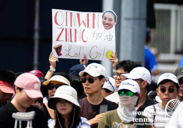 Zheng Qinwen fans in Toronto